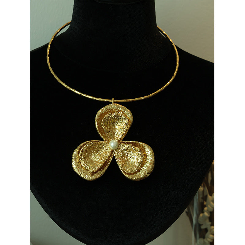 Aurelia Gold Petal Collar/Earrings