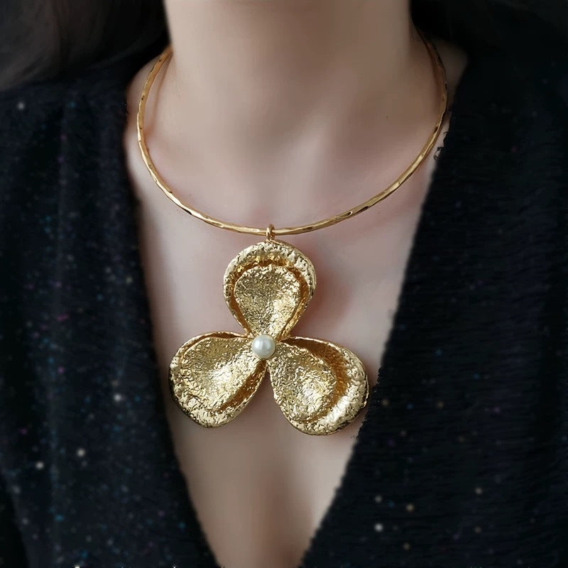 Aurelia Gold Petal Collar/Earrings