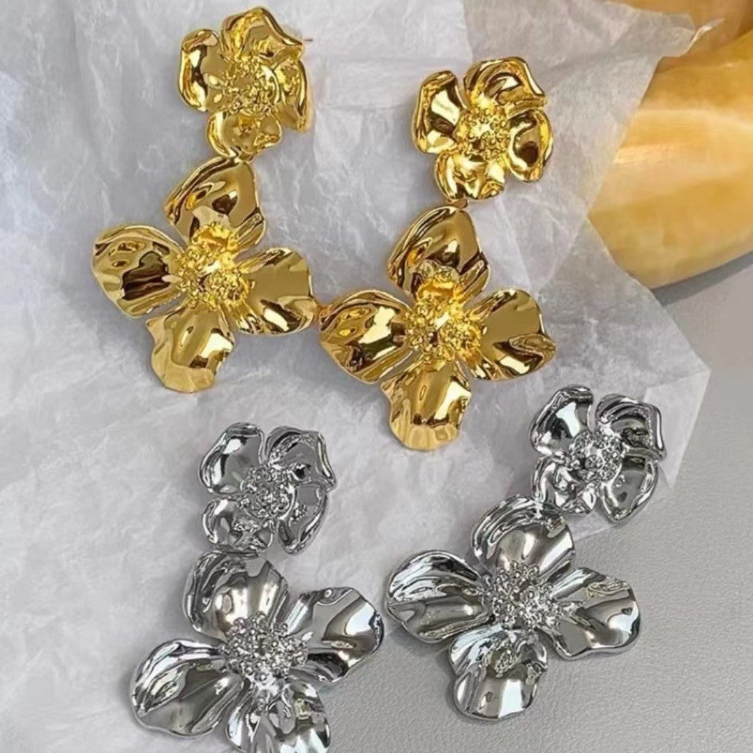 Exaggerated Vintage Flower Earrings