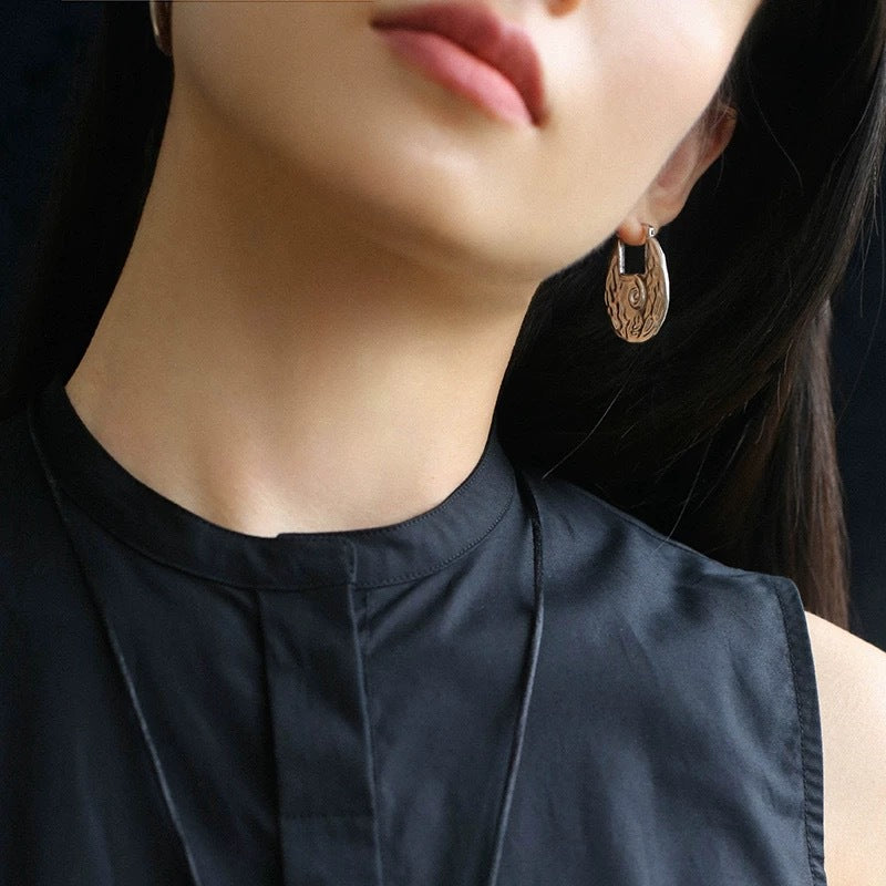 18K Gold Aurora Conch Studs