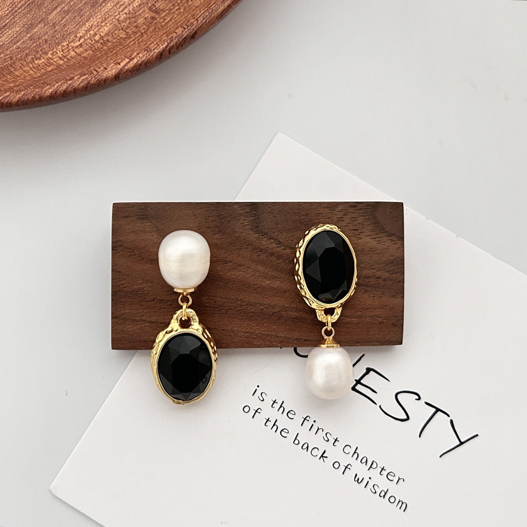 Elegant Pearl Drops – Retro Asymmetric Earrings