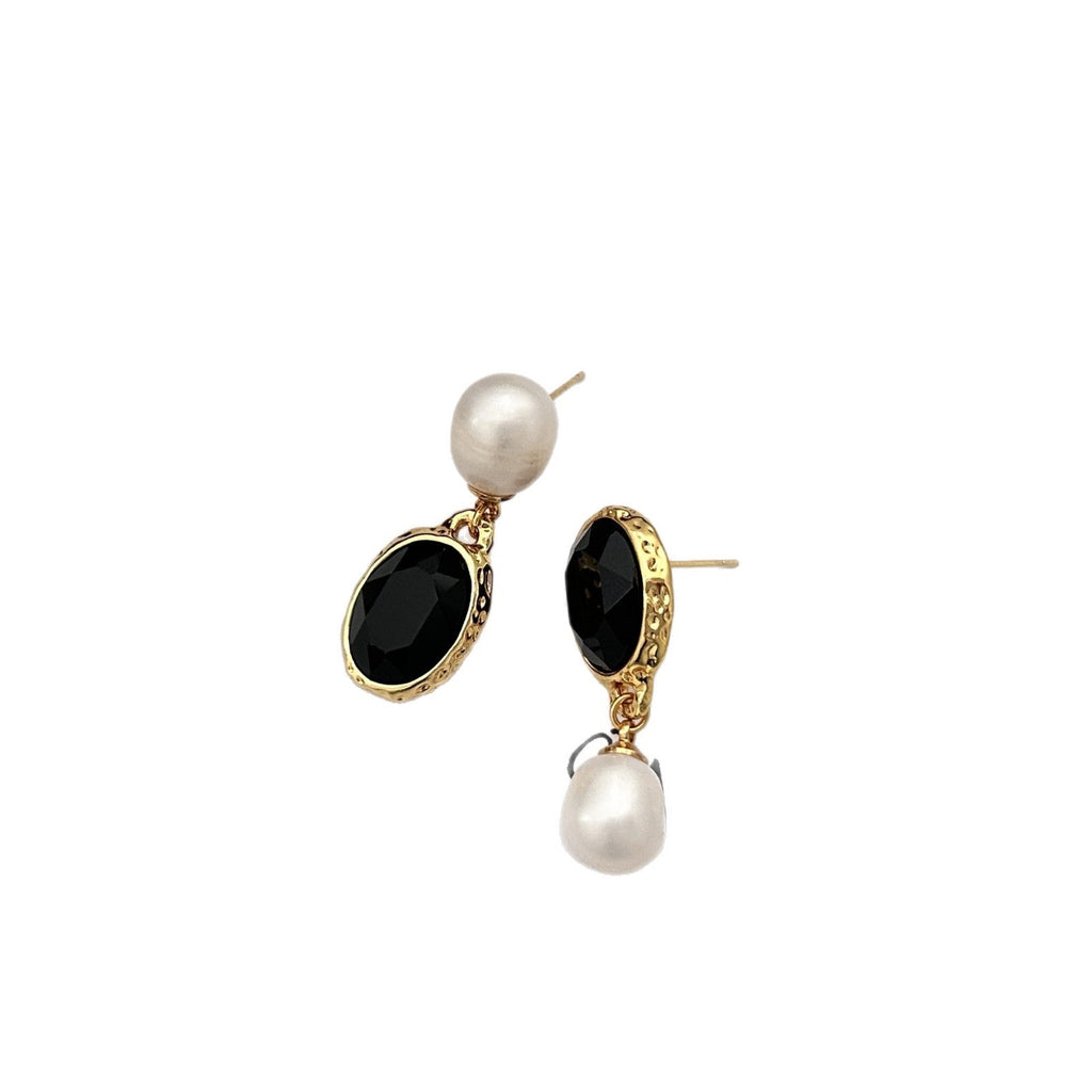 Elegant Pearl Drops – Retro Asymmetric Earrings