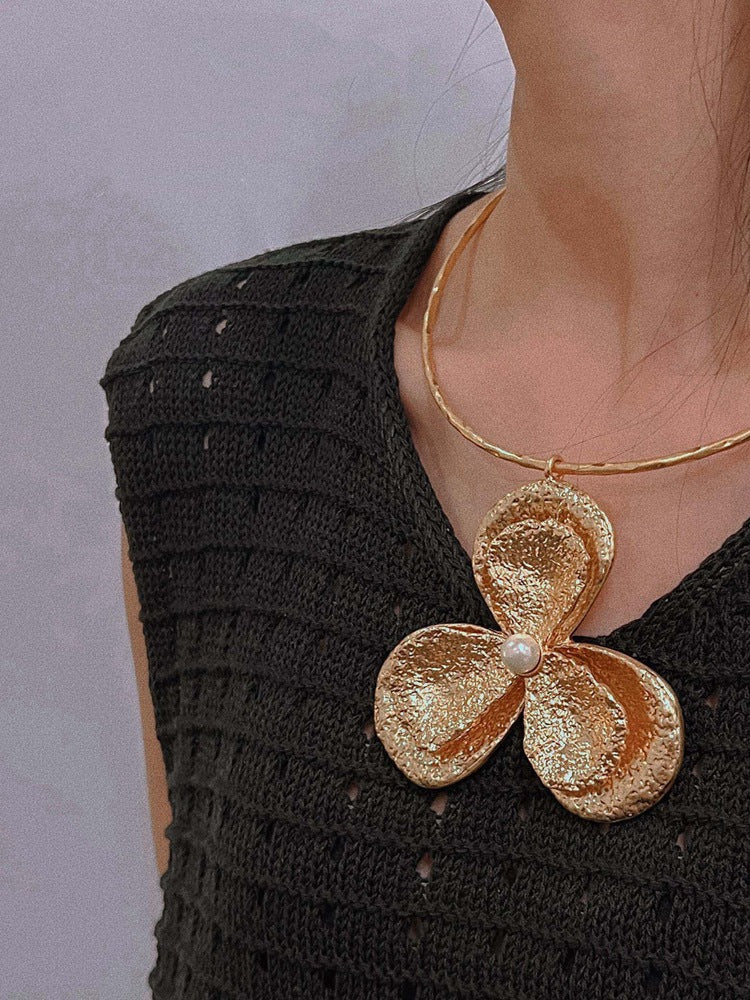 Aurelia Gold Petal Collar/Earrings