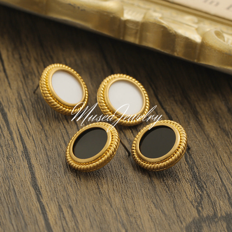 Vintage Luxe Rounds