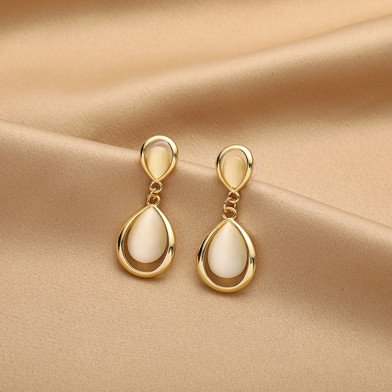 Refined Classic Earrings