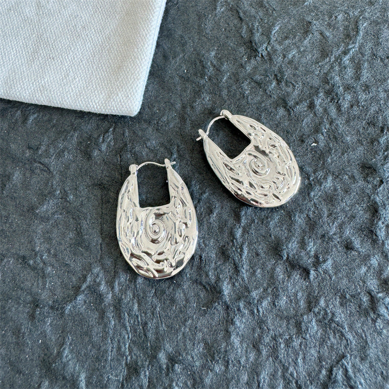 18K Gold Aurora Conch Studs