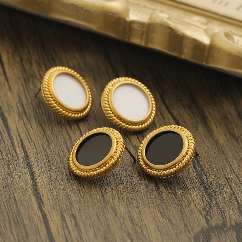 Vintage Luxe Rounds